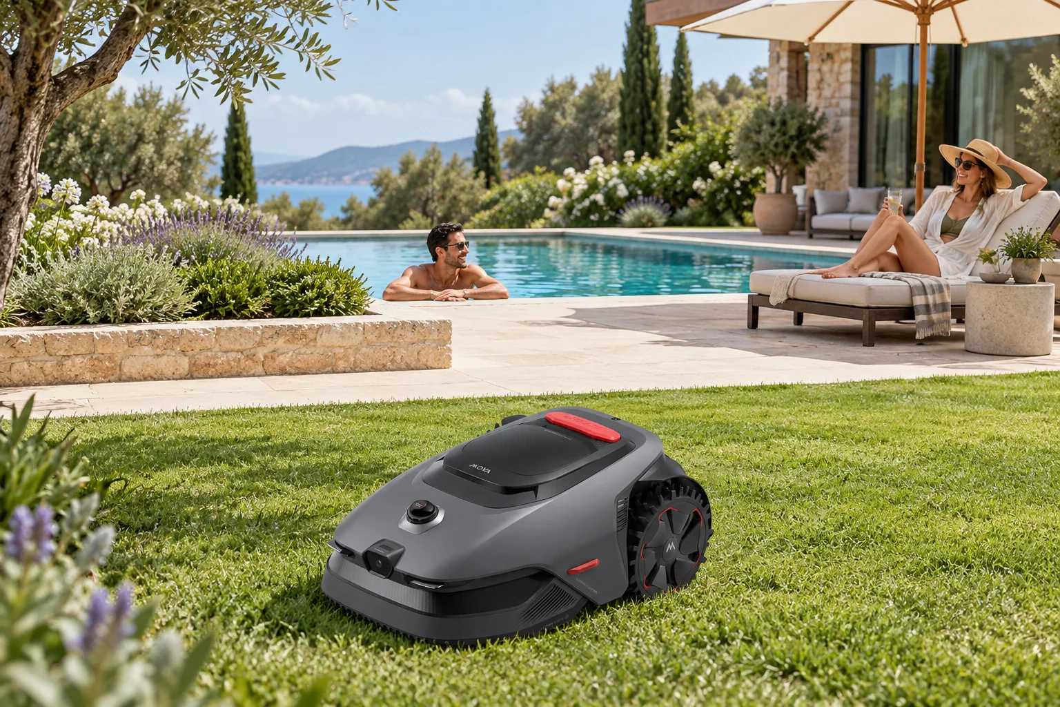 Robot MOVA LiDAX Ultra 800 dans le jardin, des adultes profitent de la piscine et de sa terrasse.